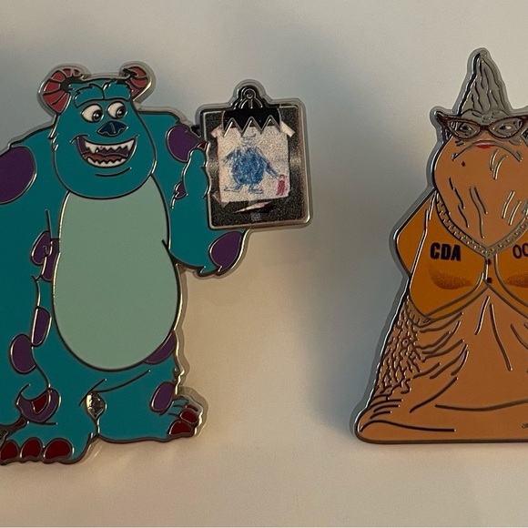 Disney Scully and Roz from Monsters Inc. - 2 pin set - NEW - Picture 3 of 4
